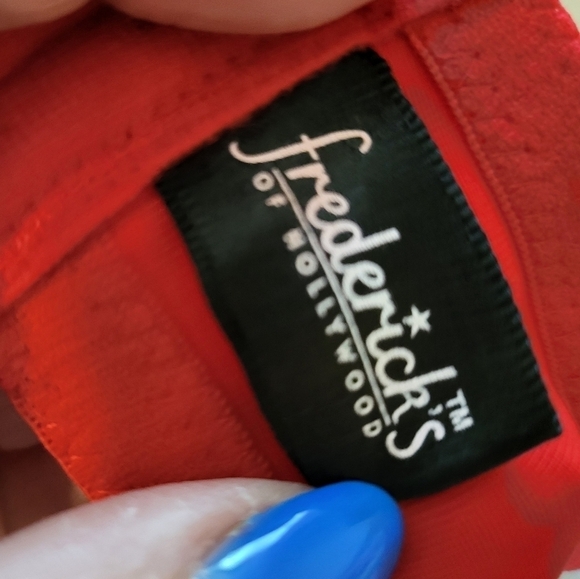 Frederick red with black lace 32D - Picture 2 of 15